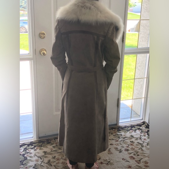 Jackets & Blazers - Vintage woman’s leather and fur coat. Size small . Made in Canada.